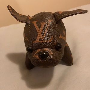 Adorable Louis Vuitton bulldog